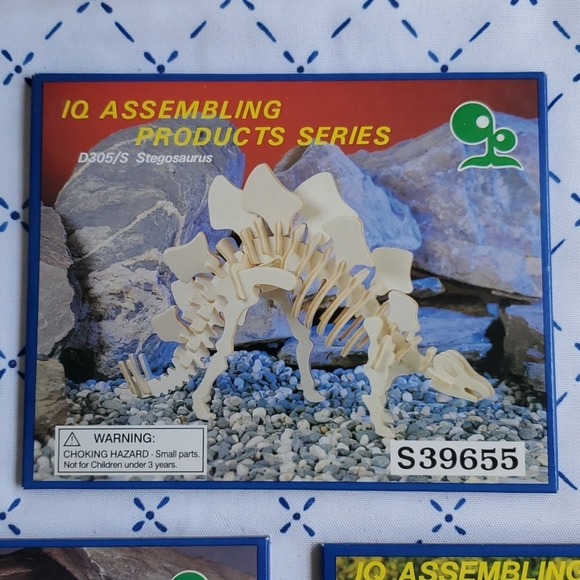 NWT 3 Dino Puzzles - Picture 2 of 9